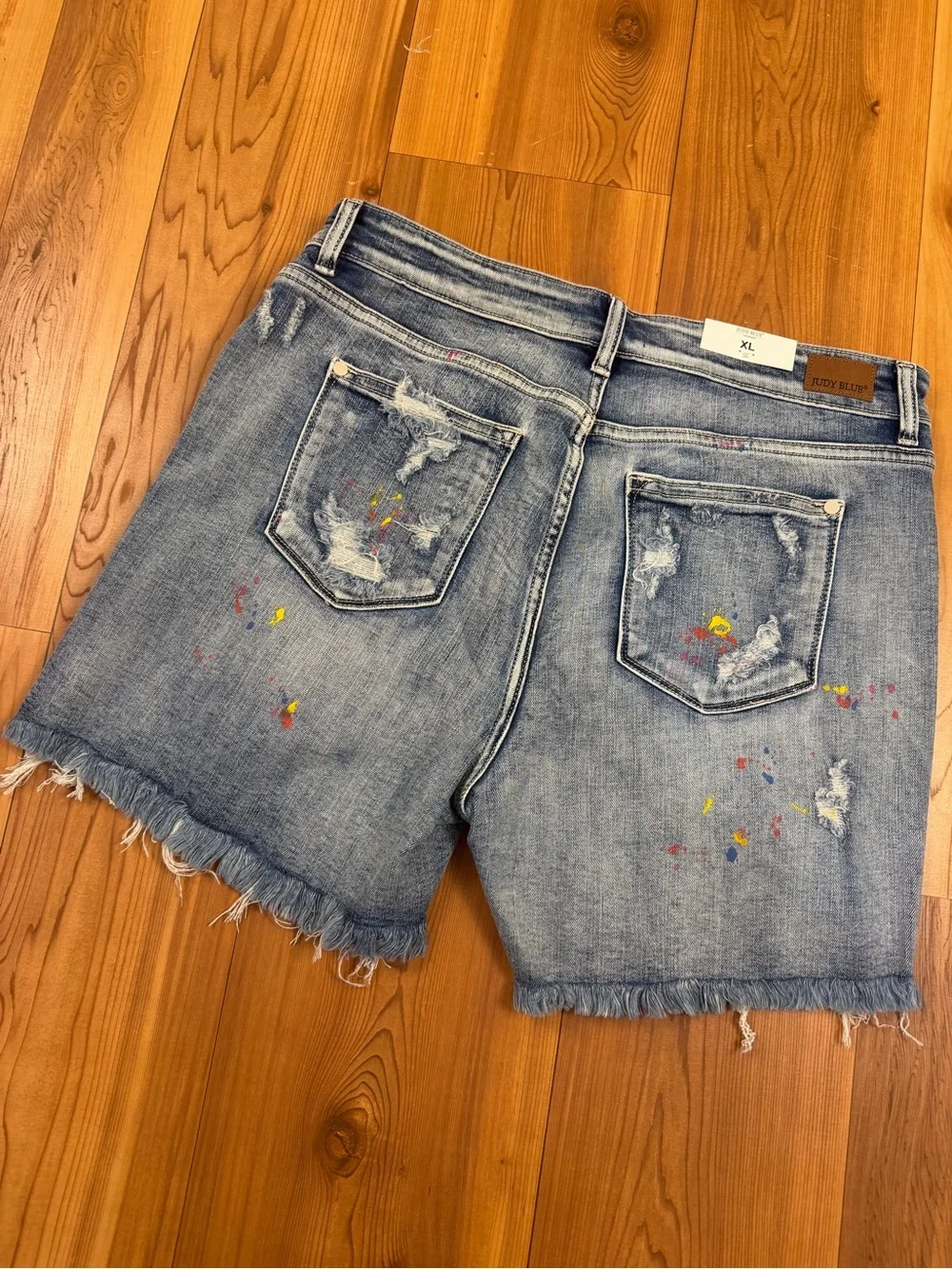 Judy Blue Mid Rise Rainbow Paint Splash Distressed Denim Cutoff Shorts XL NWT